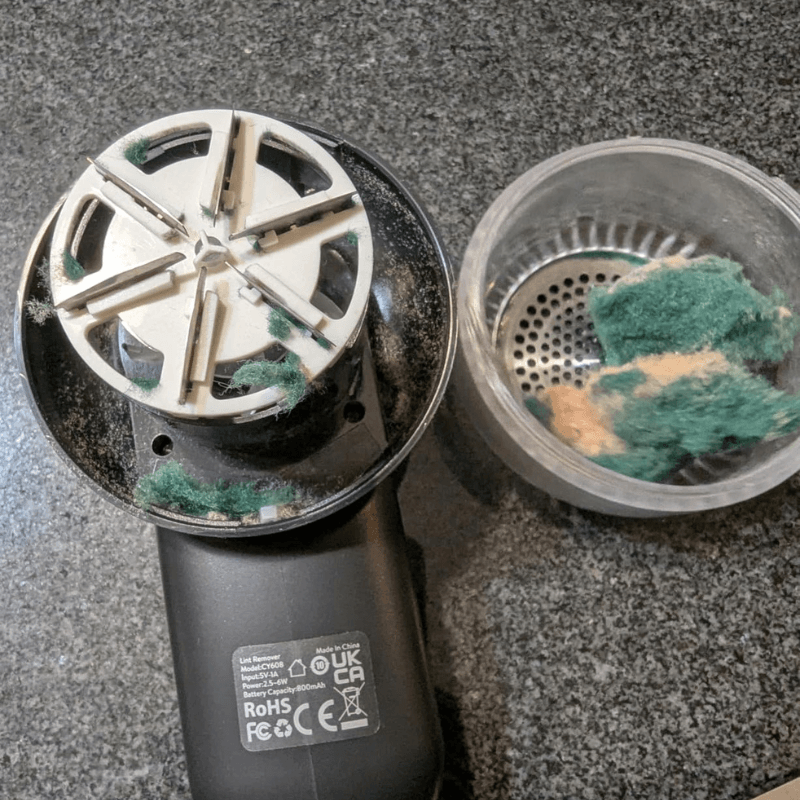 Fur Free Shaver showing the stainless steel 6-leaf blade
