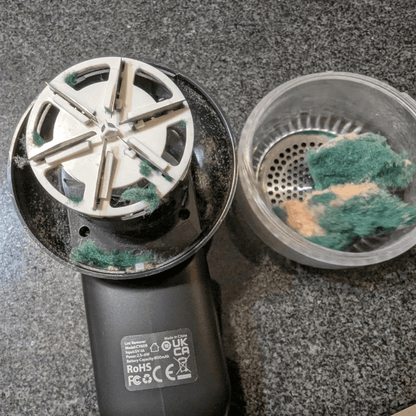 Fur Free Shaver showing the stainless steel 6-leaf blade